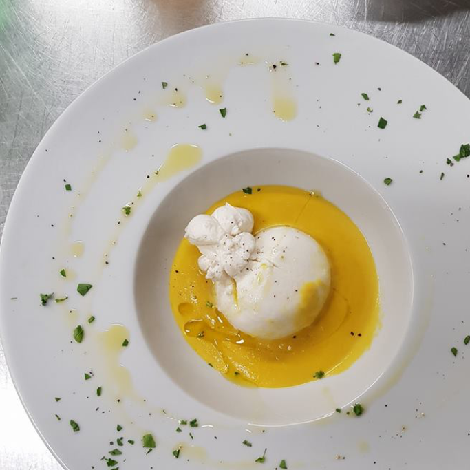 Burrata crémeuse à l'huile d'olive